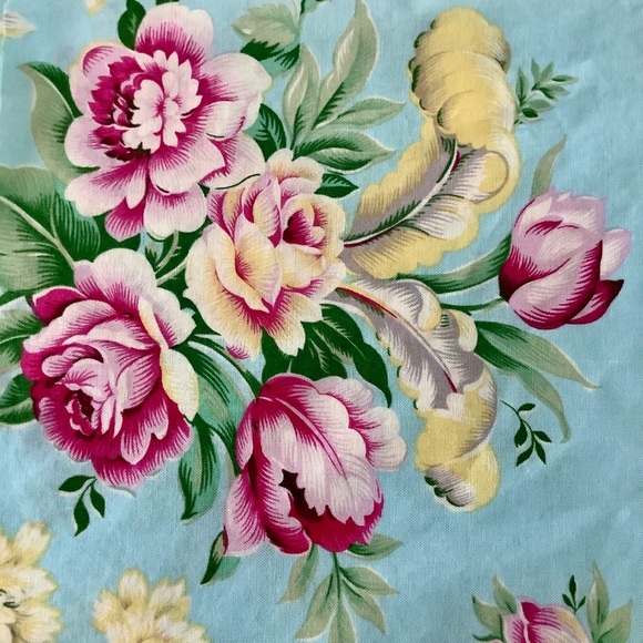 Fat Quarter Fabric FQ Jennifer Paganelli Taylor - Picture 1 of 3